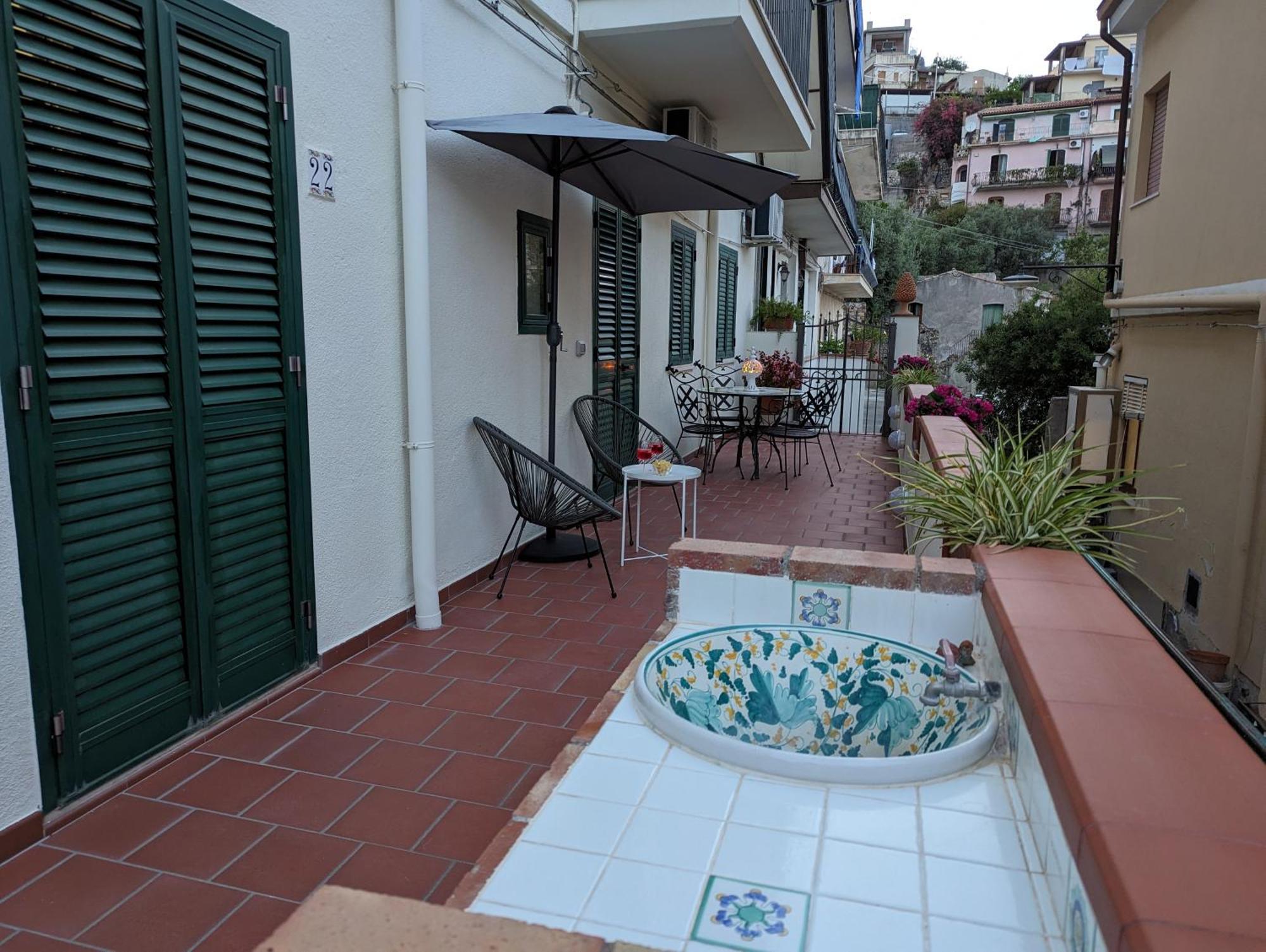 Antonino Apartment Taormina Exterior photo